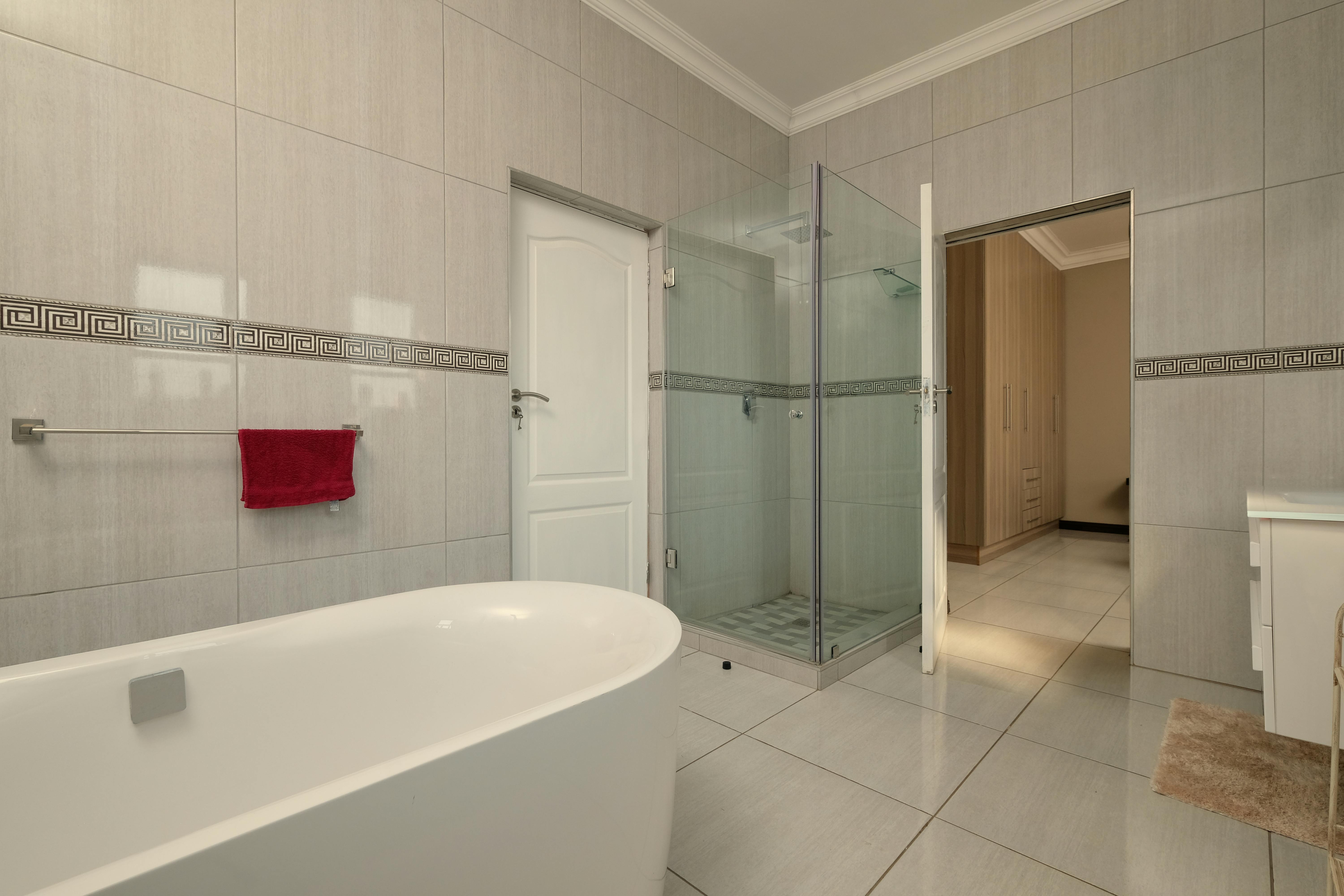 Paroi de douche italienne : options design pour un look épuré