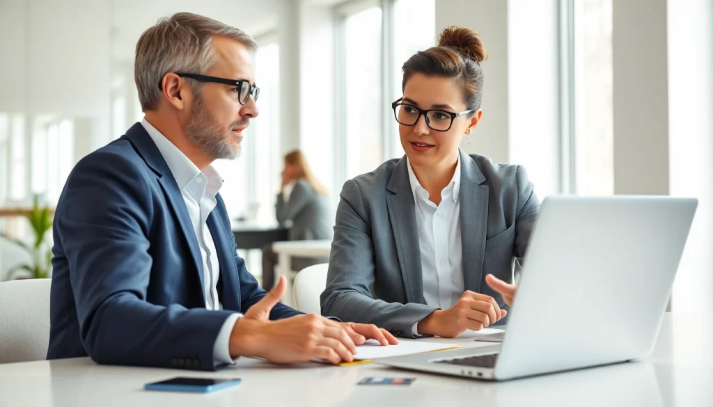카드 현금화 방법을 설명하는 전문가의 모습을 담은 사진